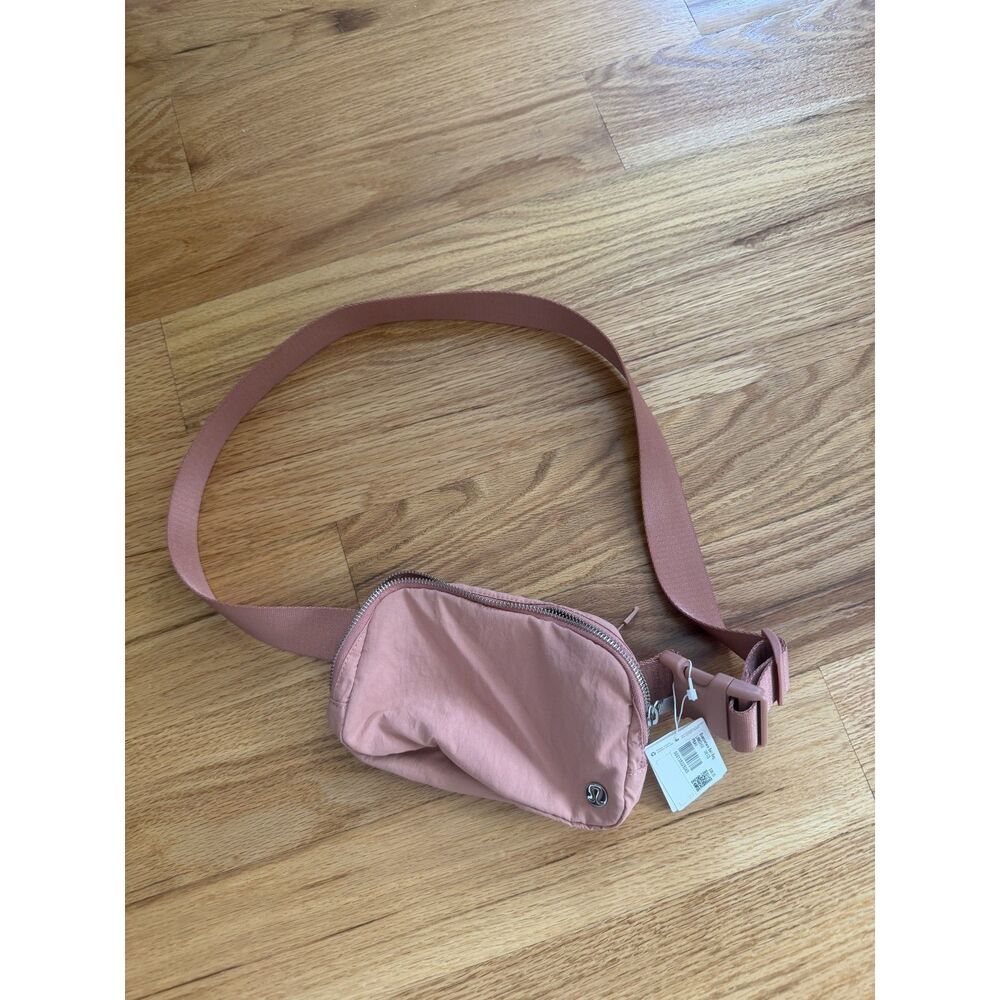 LULULEMON - Belt Bag - Blush NWT